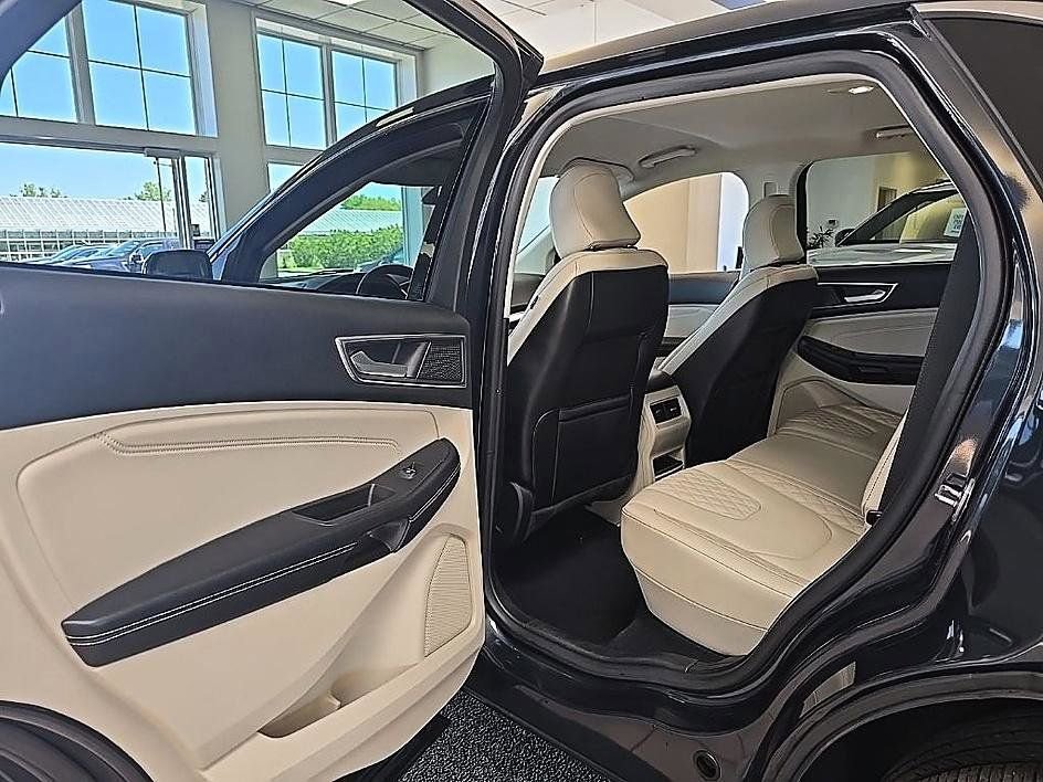 Used 2023 Ford Edge Titanium AWD/4WD image 28