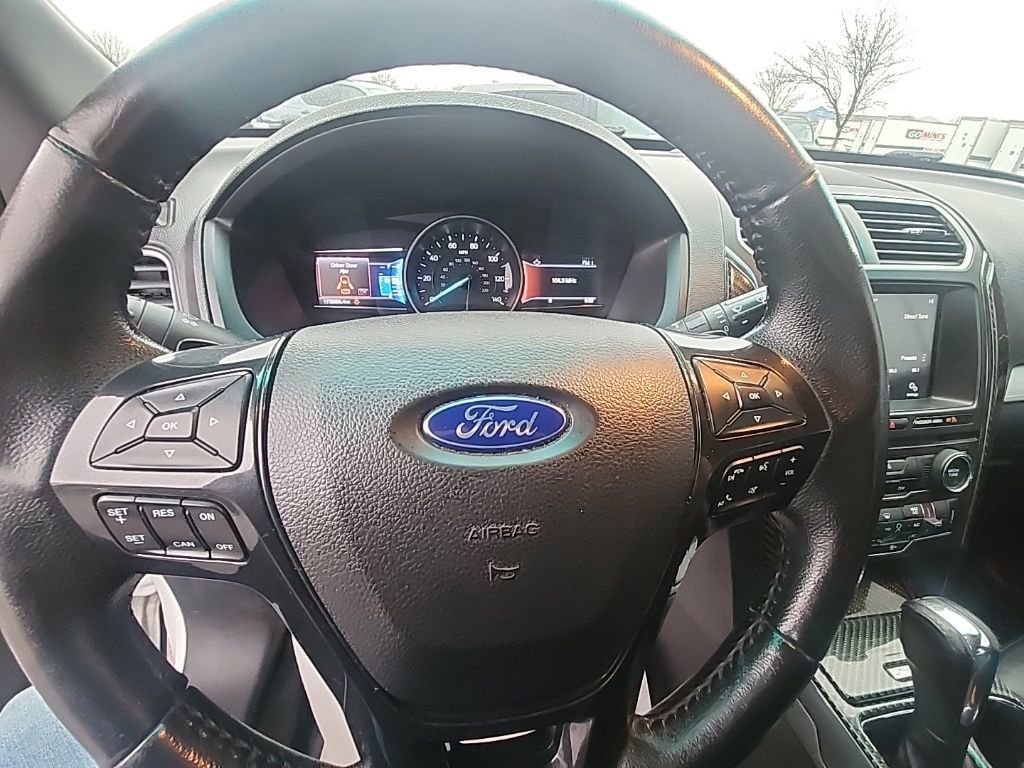 Used 2017 Ford Explorer XLT w/ Equipment Group 202A image 14