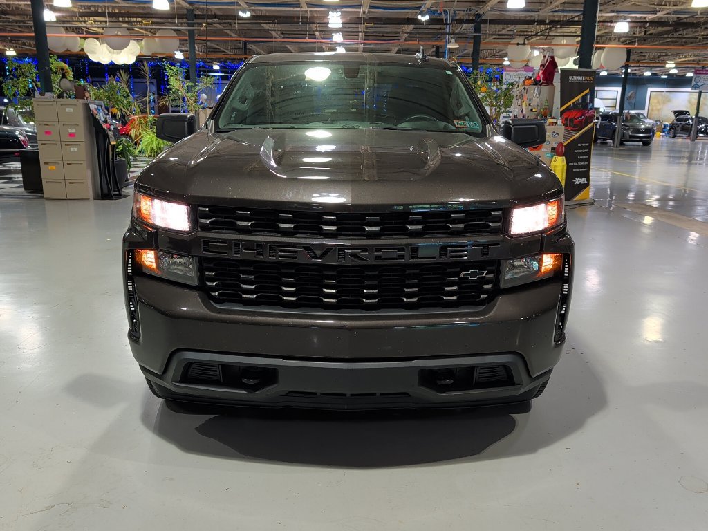 Used 2022 Chevrolet Silverado 1500 Custom w/ LPO, Blackout Package AWD/4WD image 5