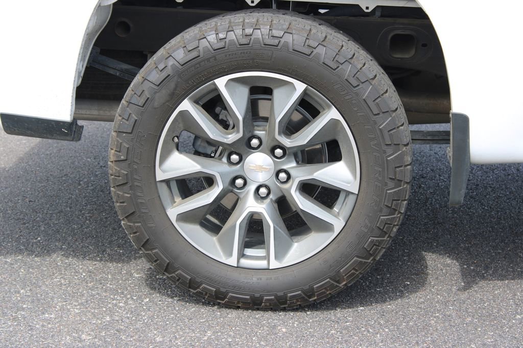 Used 2023 Chevrolet Silverado 1500 LT w/ Z71 Off-Road Package AWD/4WD image 12