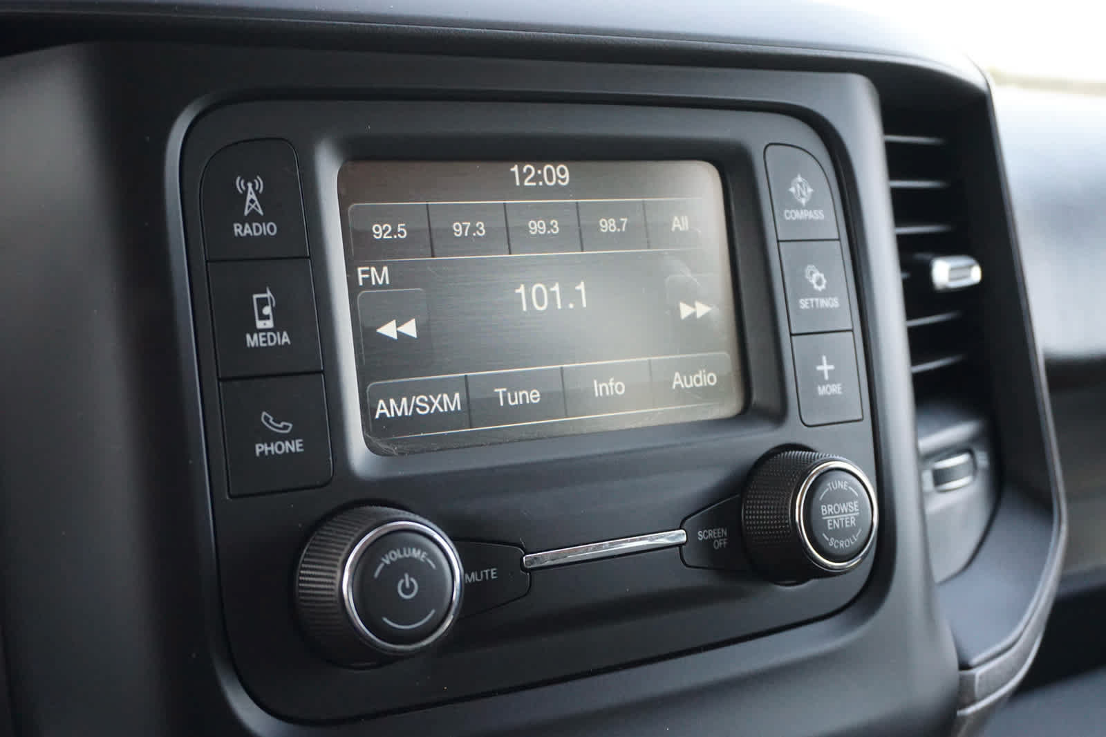 Used 2019 RAM 5500 Tradesman w/ Electrical Accessory Group AWD/4WD image 8