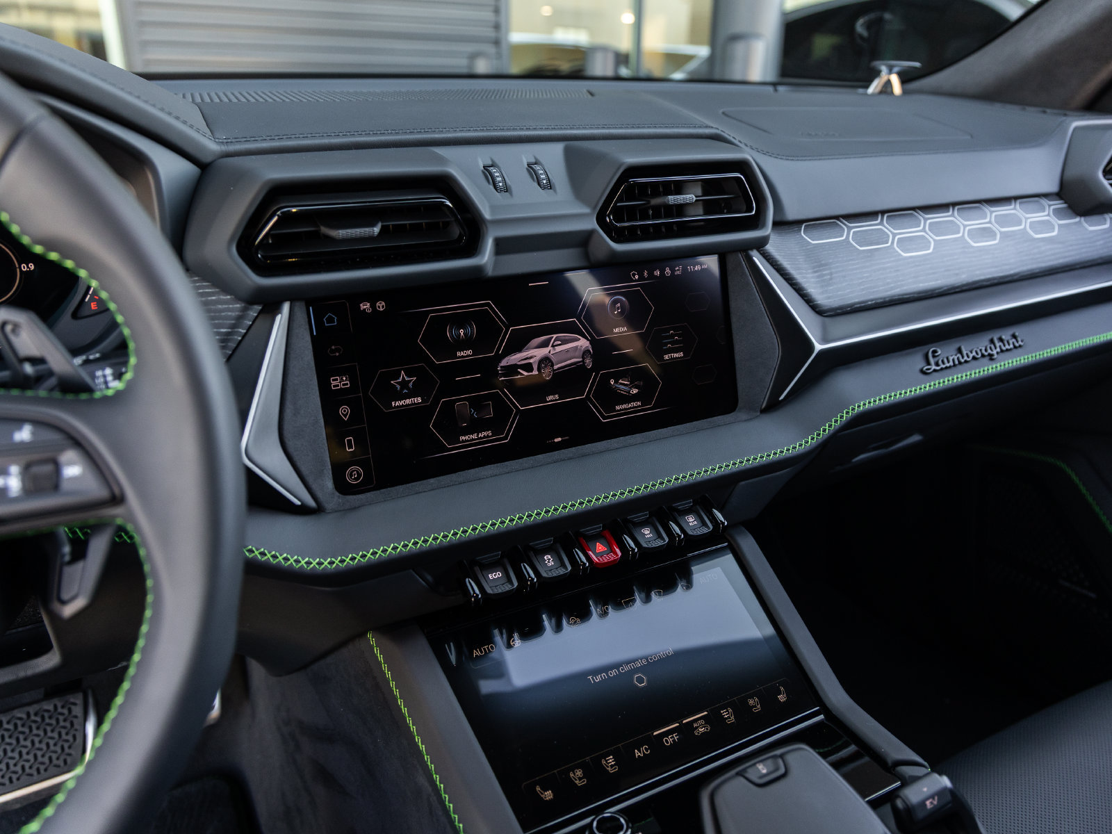 Used 2025 Lamborghini Urus S AWD/4WD image 32