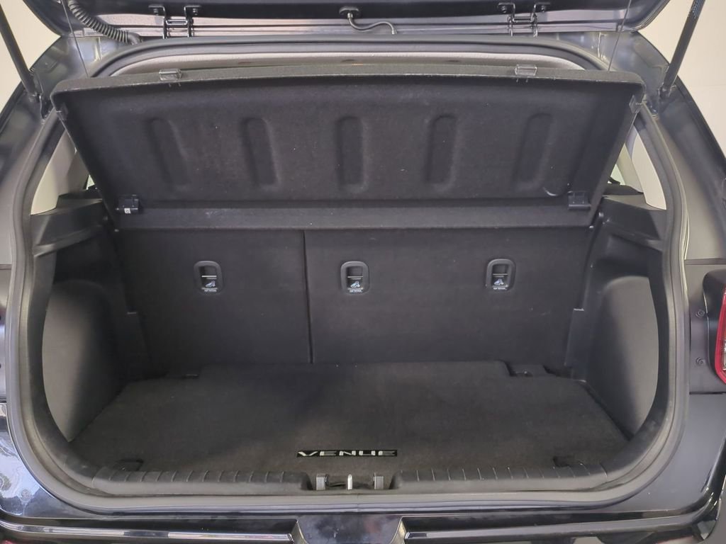 Used 2023 Hyundai Venue SEL image 14