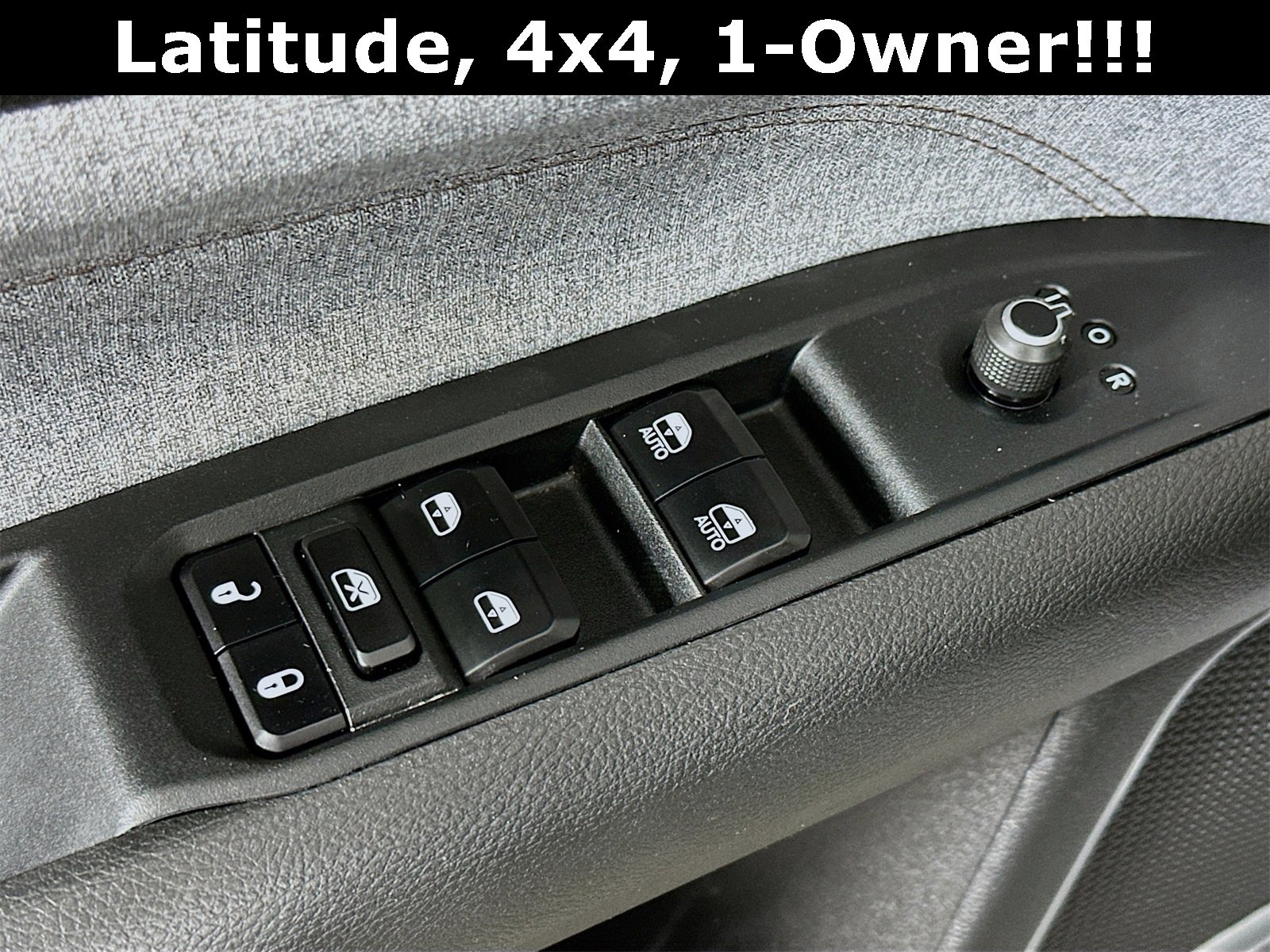 Used 2023 Jeep Compass Latitude w/ Sun and Sound Group image 18