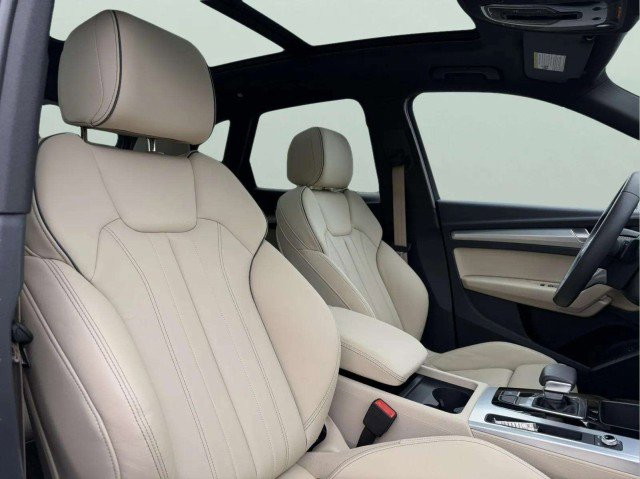 Certified 2025 Audi Q5 2.0T Premium w/ Convenience Plus Package AWD/4WD image 30