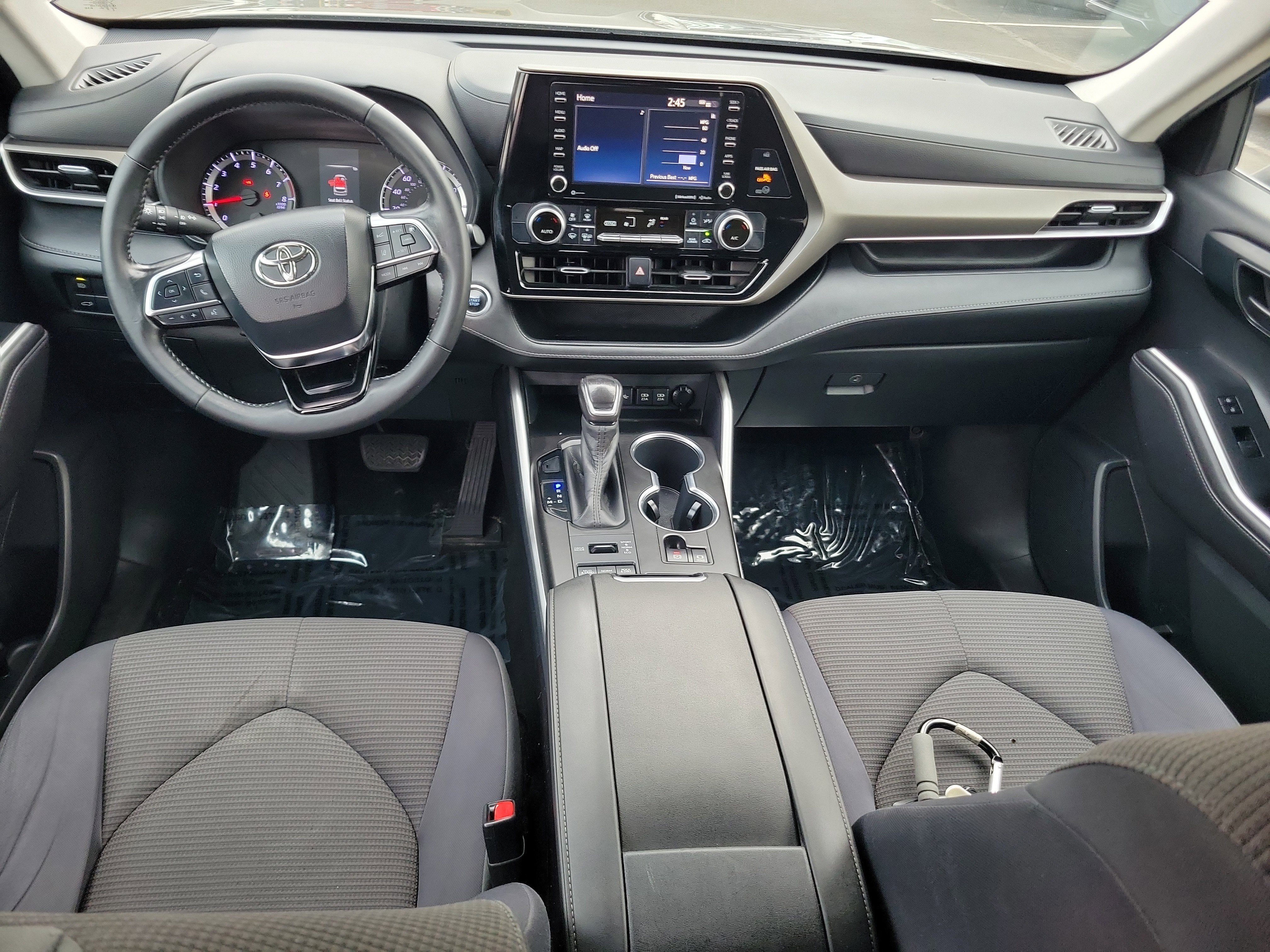 Certified 2020 Toyota Highlander LE image 28