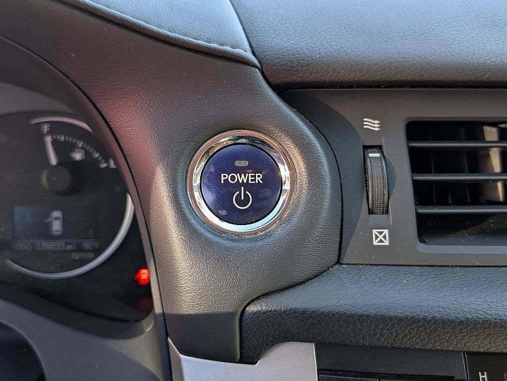 Used 2013 Lexus CT 200h image 19