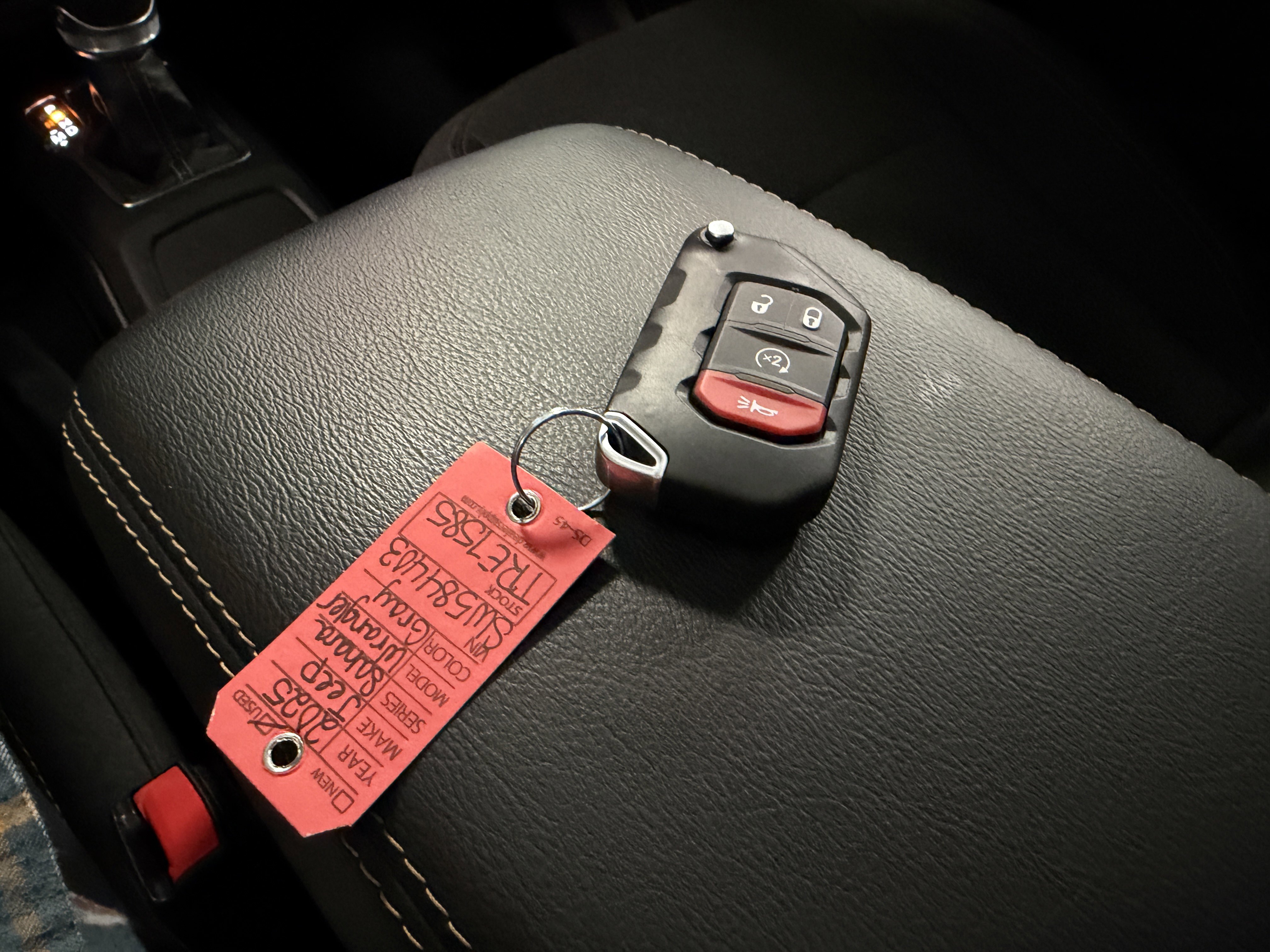 Used 2025 Jeep Wrangler Unlimited Sahara w/ Safety Group image 15