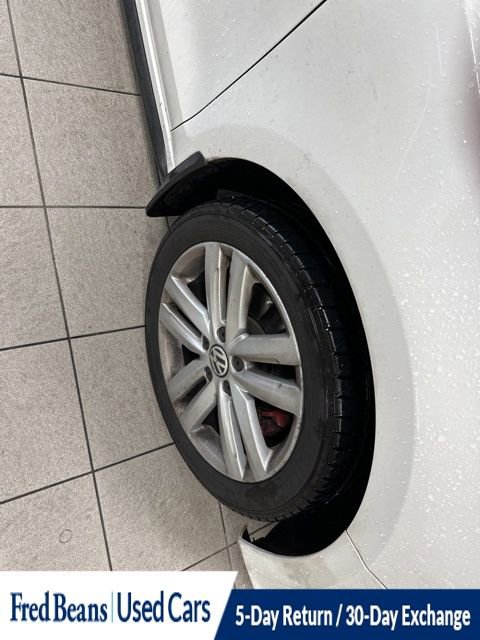 Used 2013 Volkswagen Jetta GLI FWD image 15