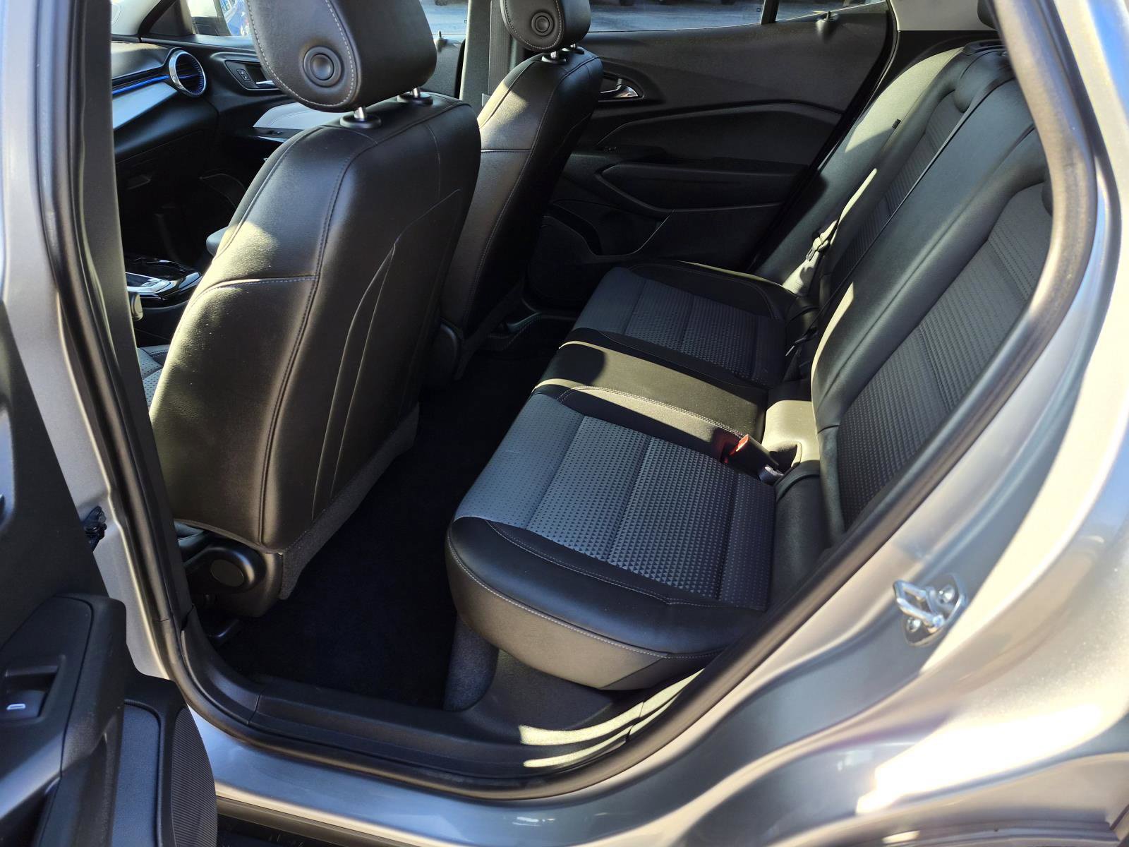 Used 2026 Chevrolet Trax LT FWD image 14