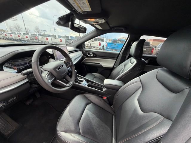 Used 2024 Jeep Compass Limited image 14