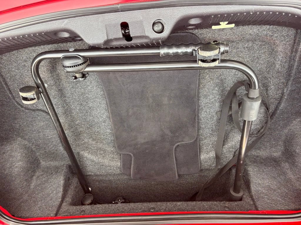 Used 2005 Ford Thunderbird RWD image 31