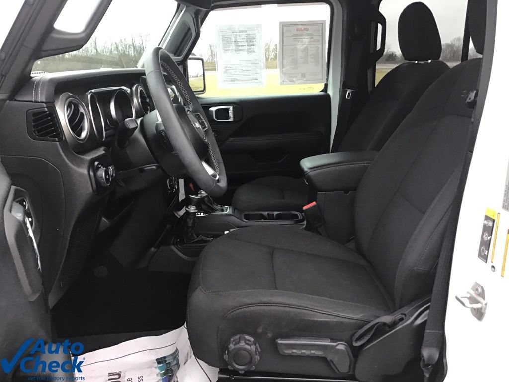 Used 2023 Jeep Wrangler Unlimited Sahara w/ Cold Weather Group AWD/4WD image 23