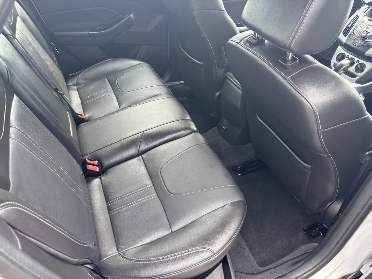 Used 2014 Ford Focus SE w/ Equipment Group 201A image 18
