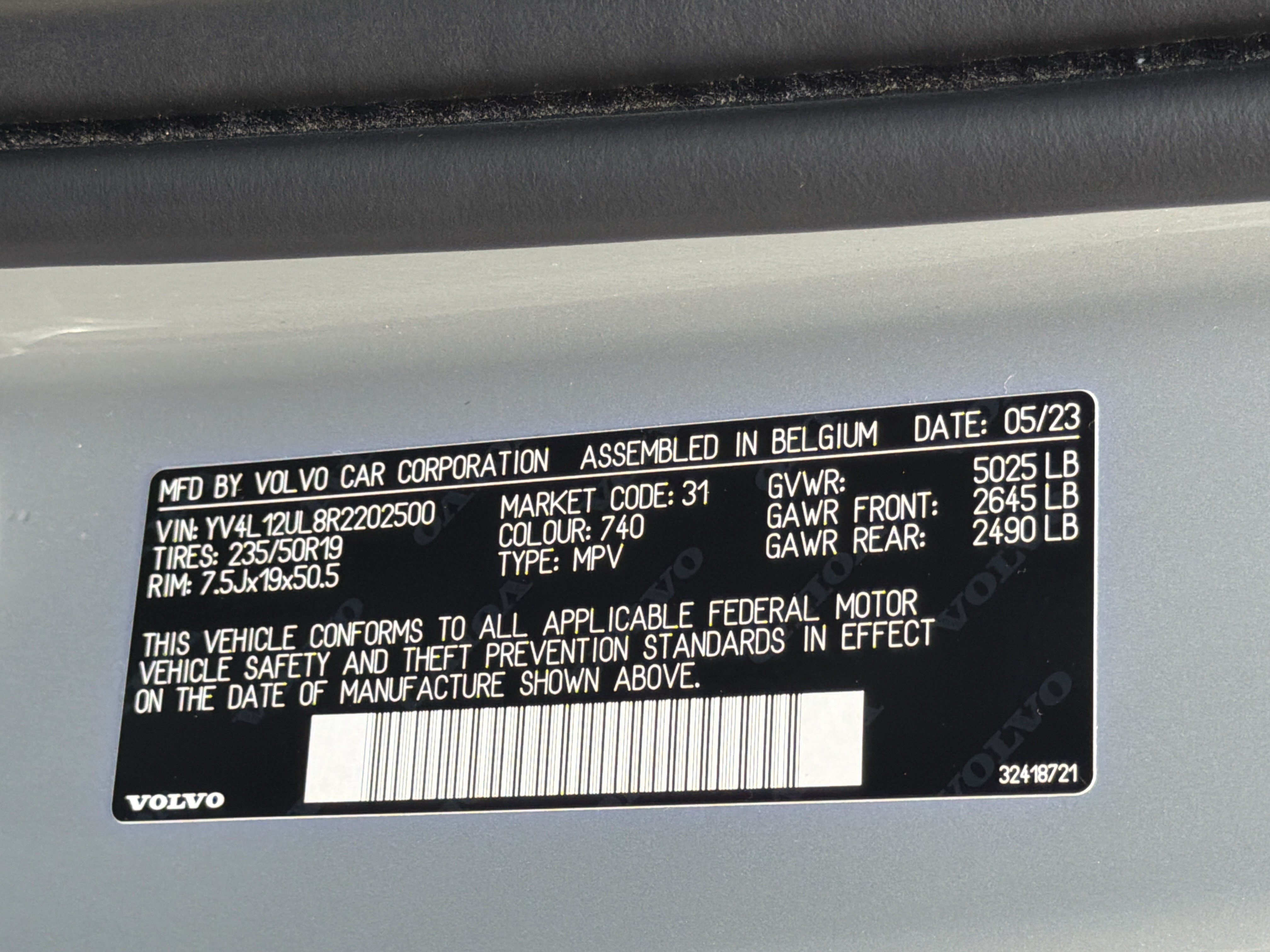 Certified 2024 Volvo XC40 B5 Plus AWD/4WD image 37
