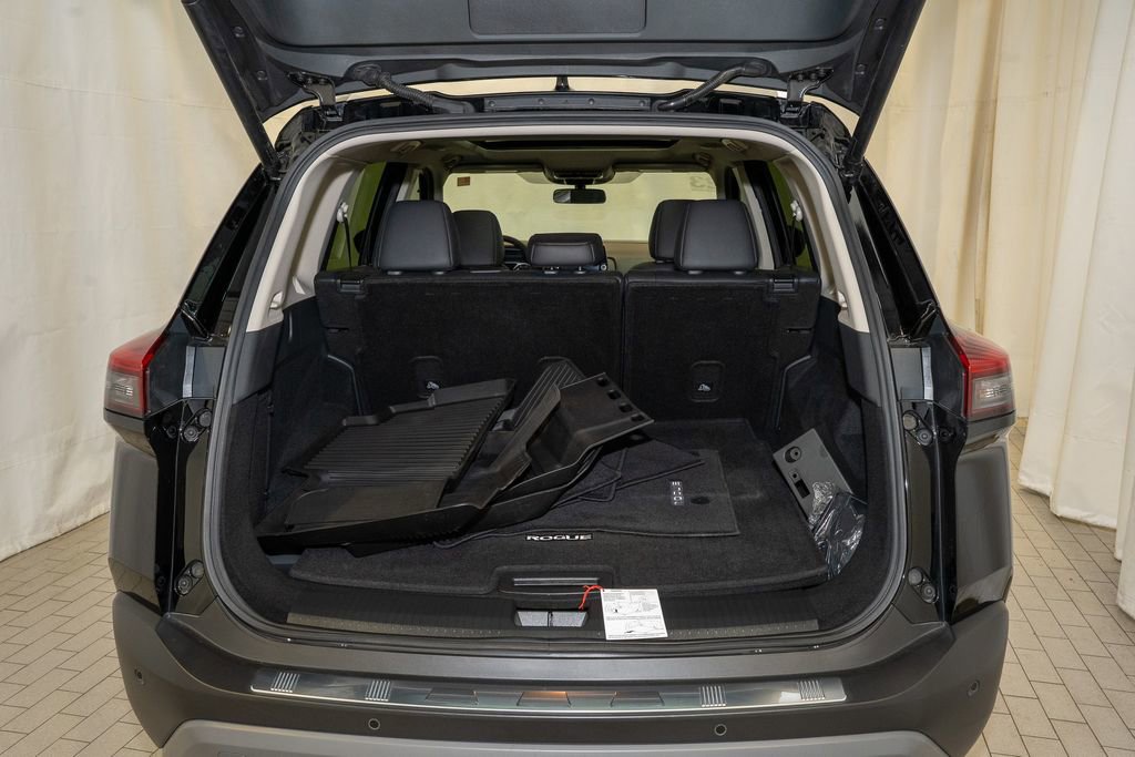Certified 2023 Nissan Rogue SV w/ SV Premium B Package image 5
