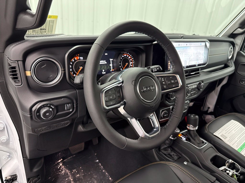 New 2026 Jeep Wrangler Unlimited Sahara AWD/4WD image 18