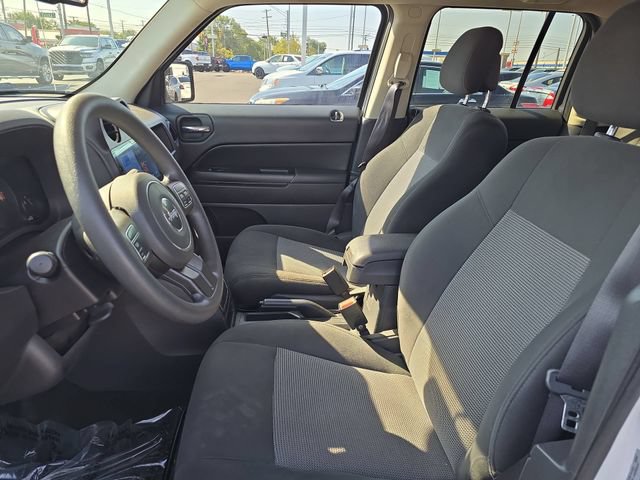 Used 2017 Jeep Patriot Sport w/ Power Value Group FWD image 23