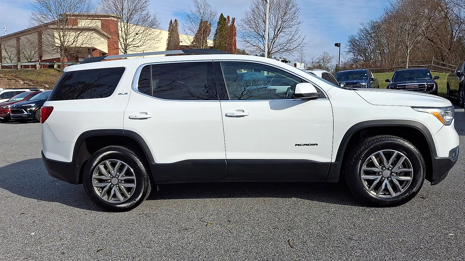Certified 2019 GMC Acadia SLE w/ Driver Alert Package I image 9