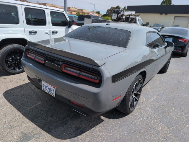 Used 2018 Dodge Challenger SXT image 3