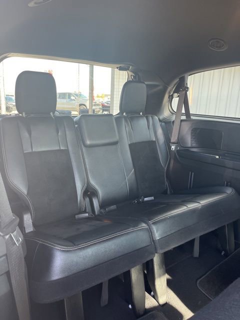 Used 2014 Dodge Grand Caravan SXT image 39
