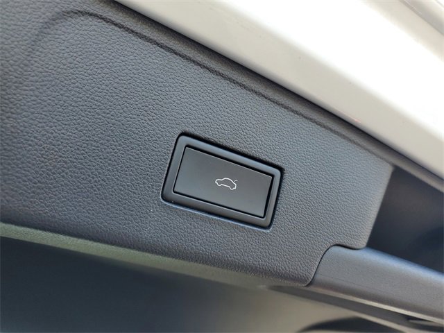 Used 2022 Volkswagen Atlas Cross Sport SEL R-Line image 7