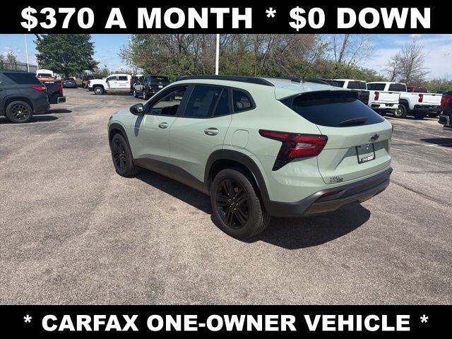 Used 2025 Chevrolet Trax ACTIV w/ Sunroof Package FWD image 3