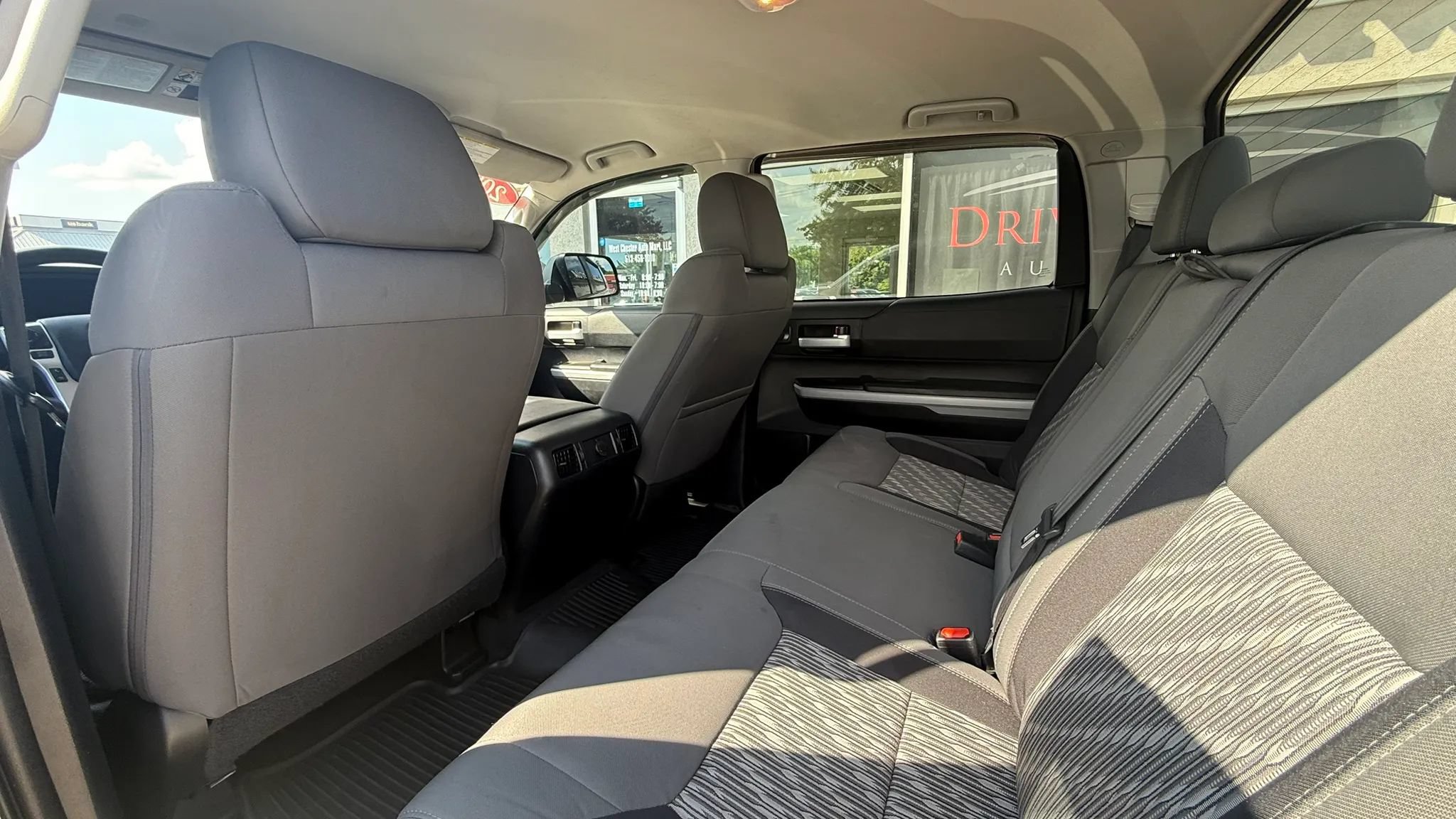 Used 2020 Toyota Tundra SR5 w/ TRD Off-Road Package AWD/4WD image 10