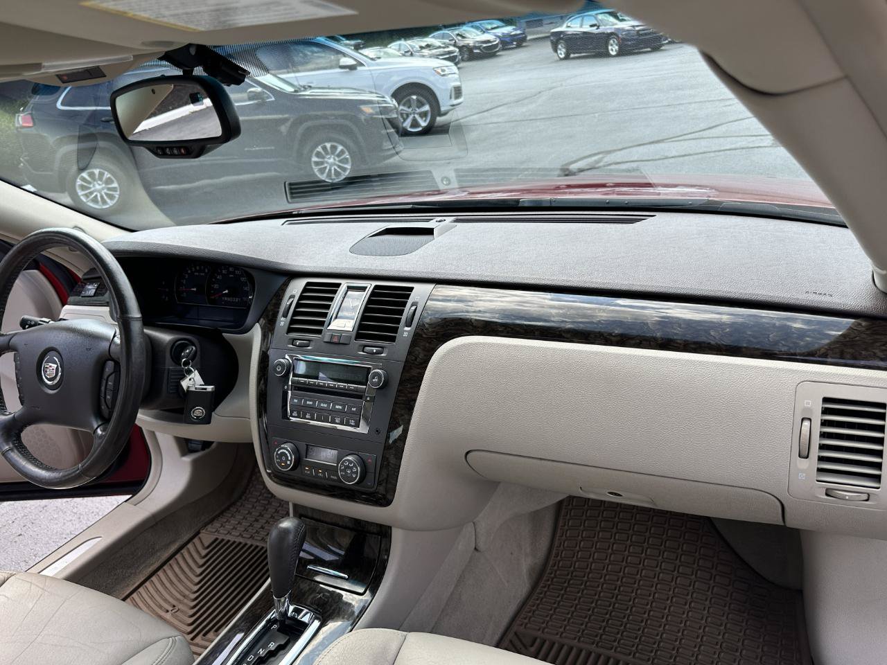 Used 2008 Cadillac DTS FWD image 46