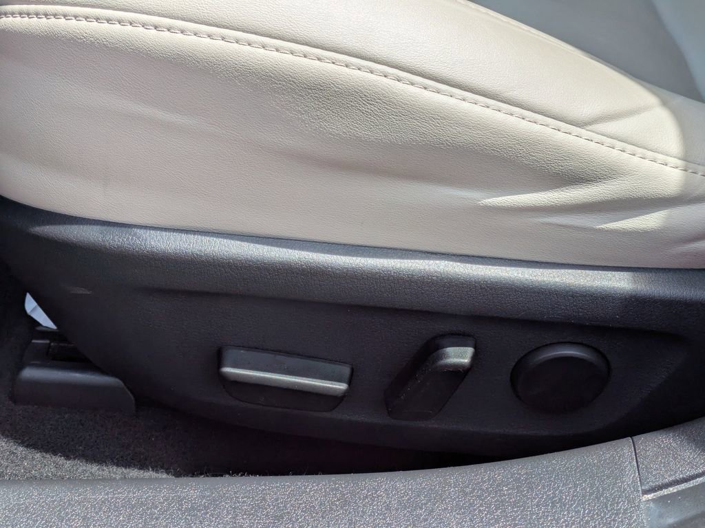 Used 2022 MAZDA MAZDA3 s AWD/4WD image 22