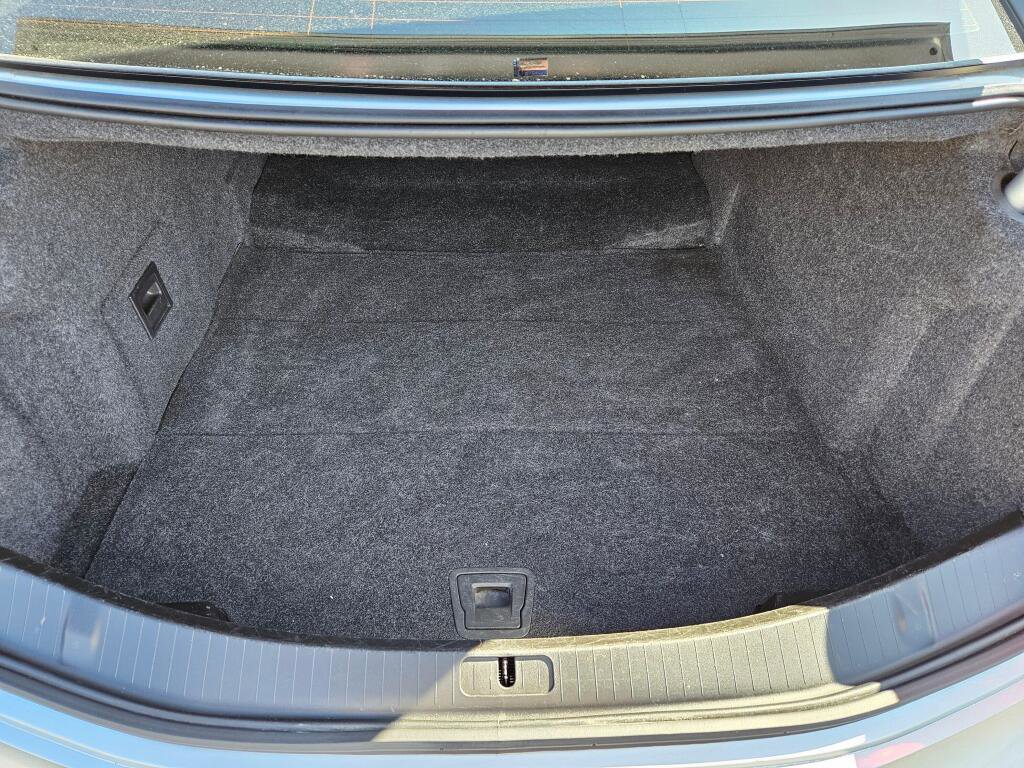 Used 2017 Cadillac XTS Luxury image 18