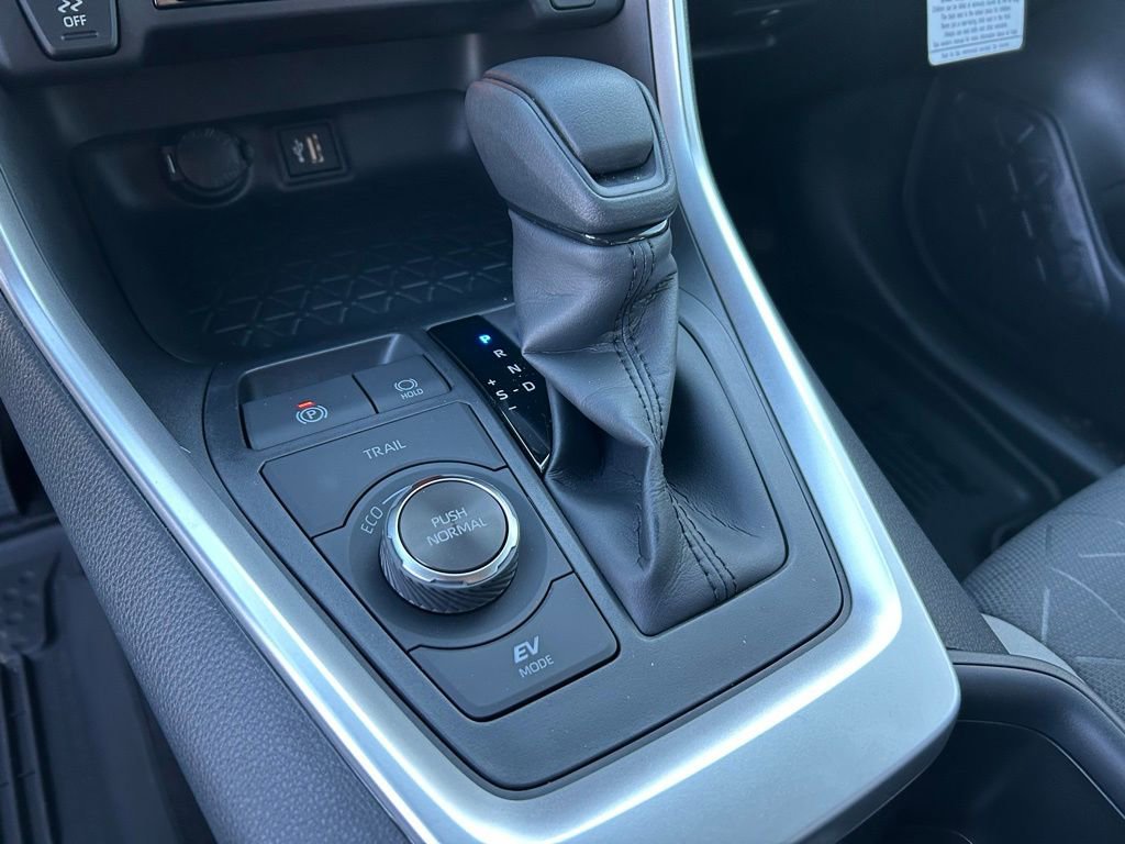 Used 2025 Toyota RAV4 XLE image 53