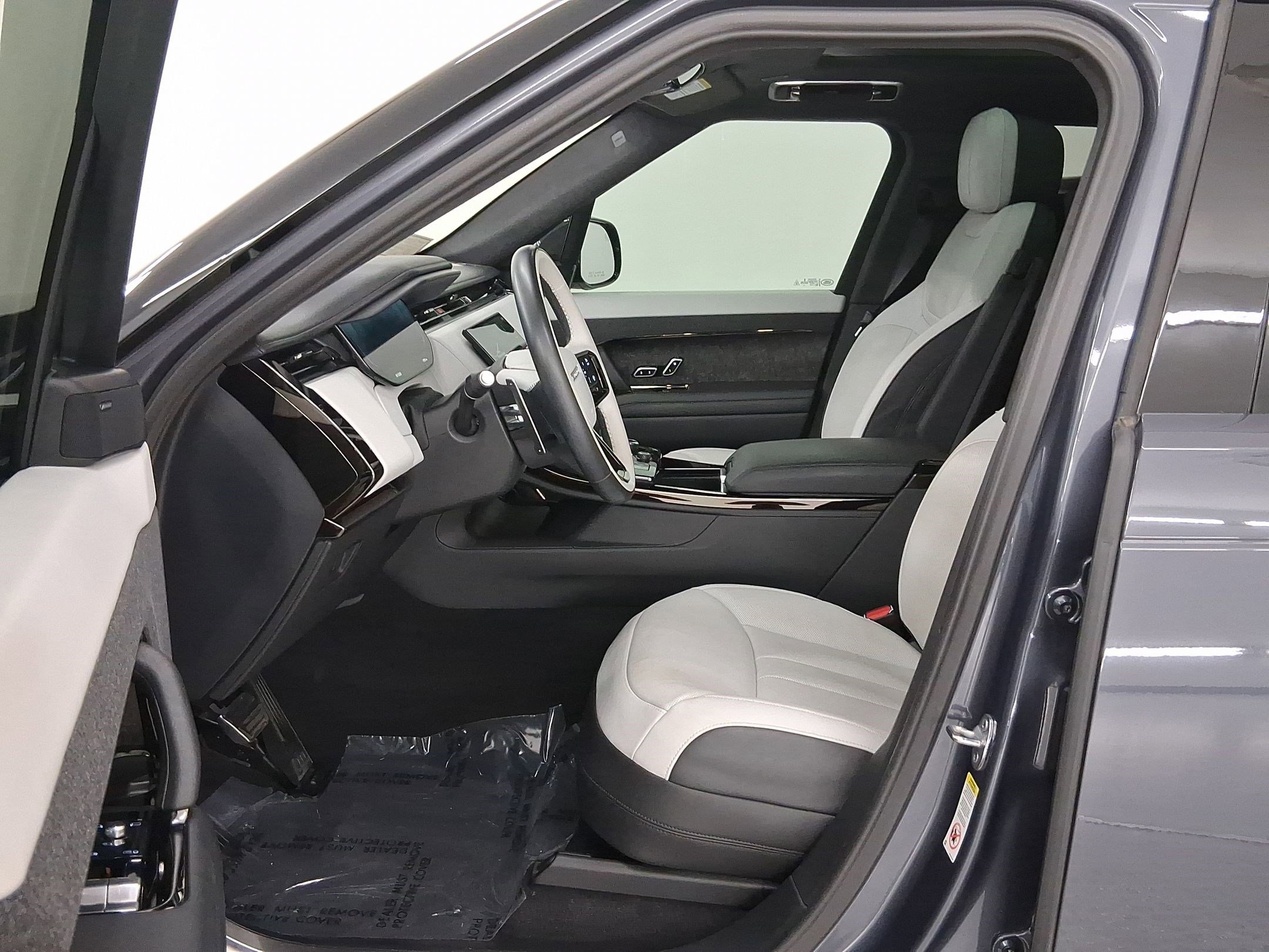Used 2023 Land Rover Range Rover Sport First Edition image 5