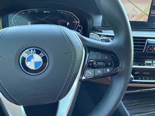Used 2022 BMW 530e w/ Premium Package image 17