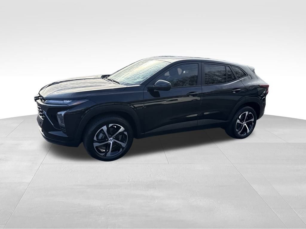 Used 2025 Chevrolet Trax RS w/ Driver Confidence Package image 2