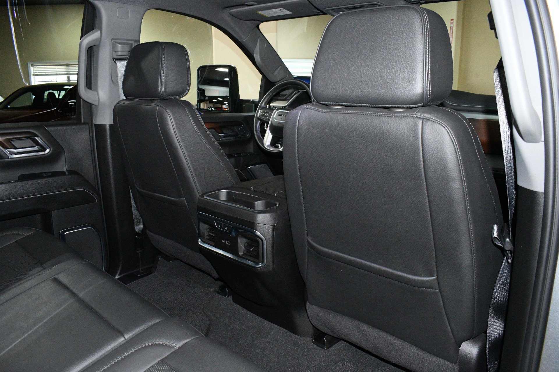 Used 2024 GMC Sierra 2500 Denali w/ Denali Reserve Package AWD/4WD image 16