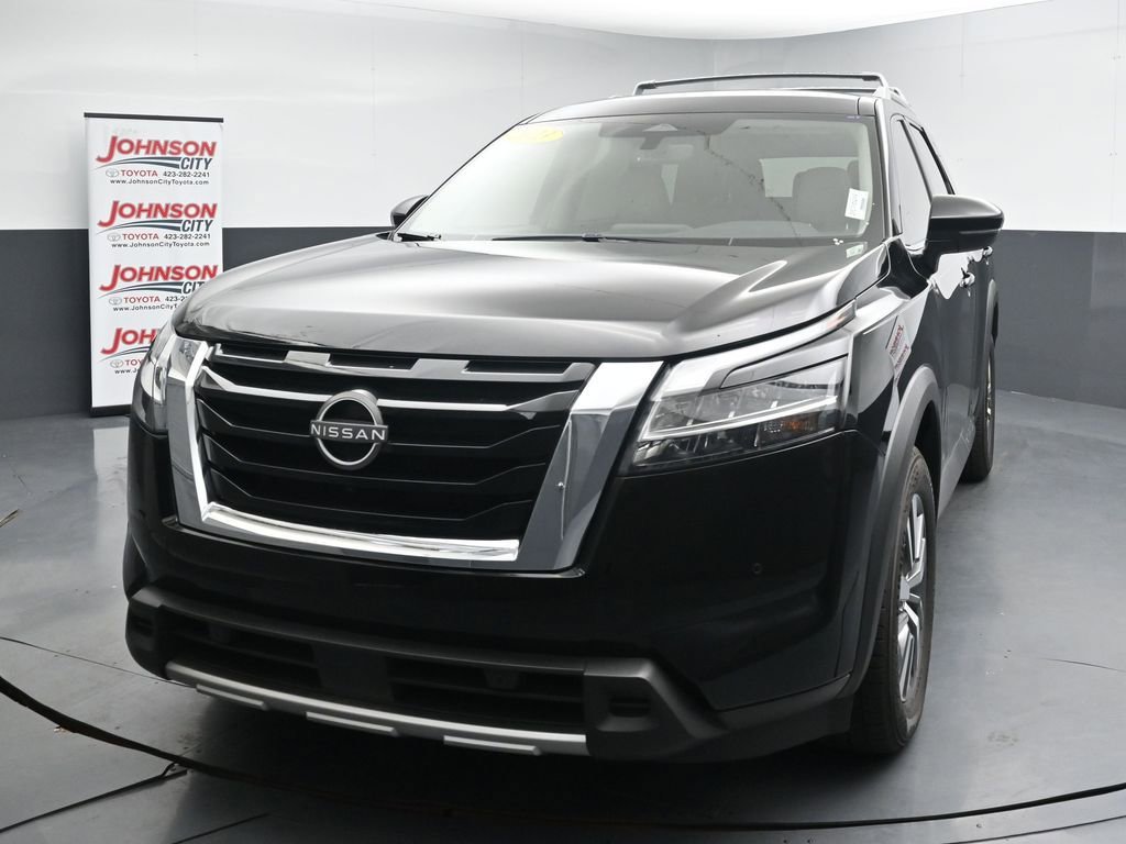 Used 2023 Nissan Pathfinder SL AWD/4WD image 4