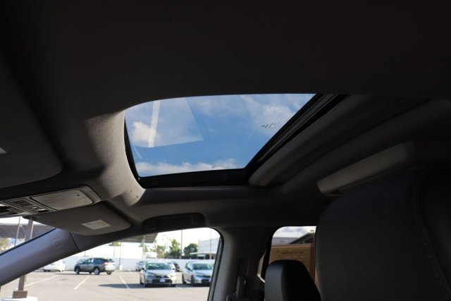 Used 2023 Honda Odyssey Touring image 29