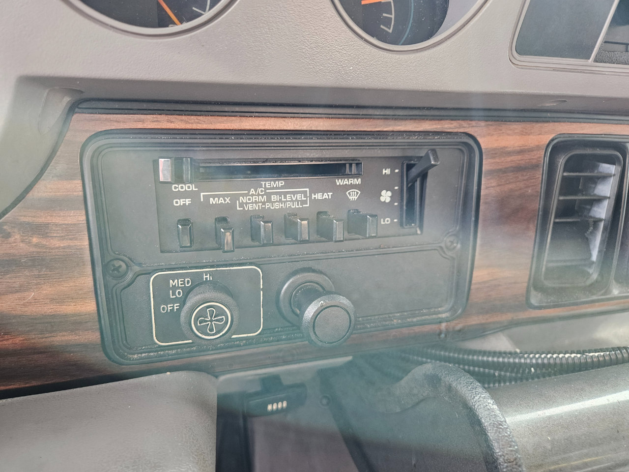 Used 1997 Dodge B3500 image 22