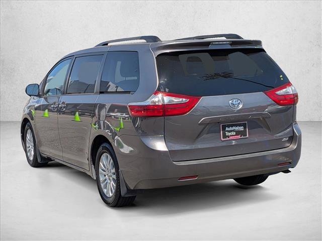 Used 2017 Toyota Sienna XLE FWD image 8