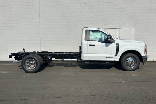 New 2026 Ford F350 XL w/ XL Chrome Package RWD image 2