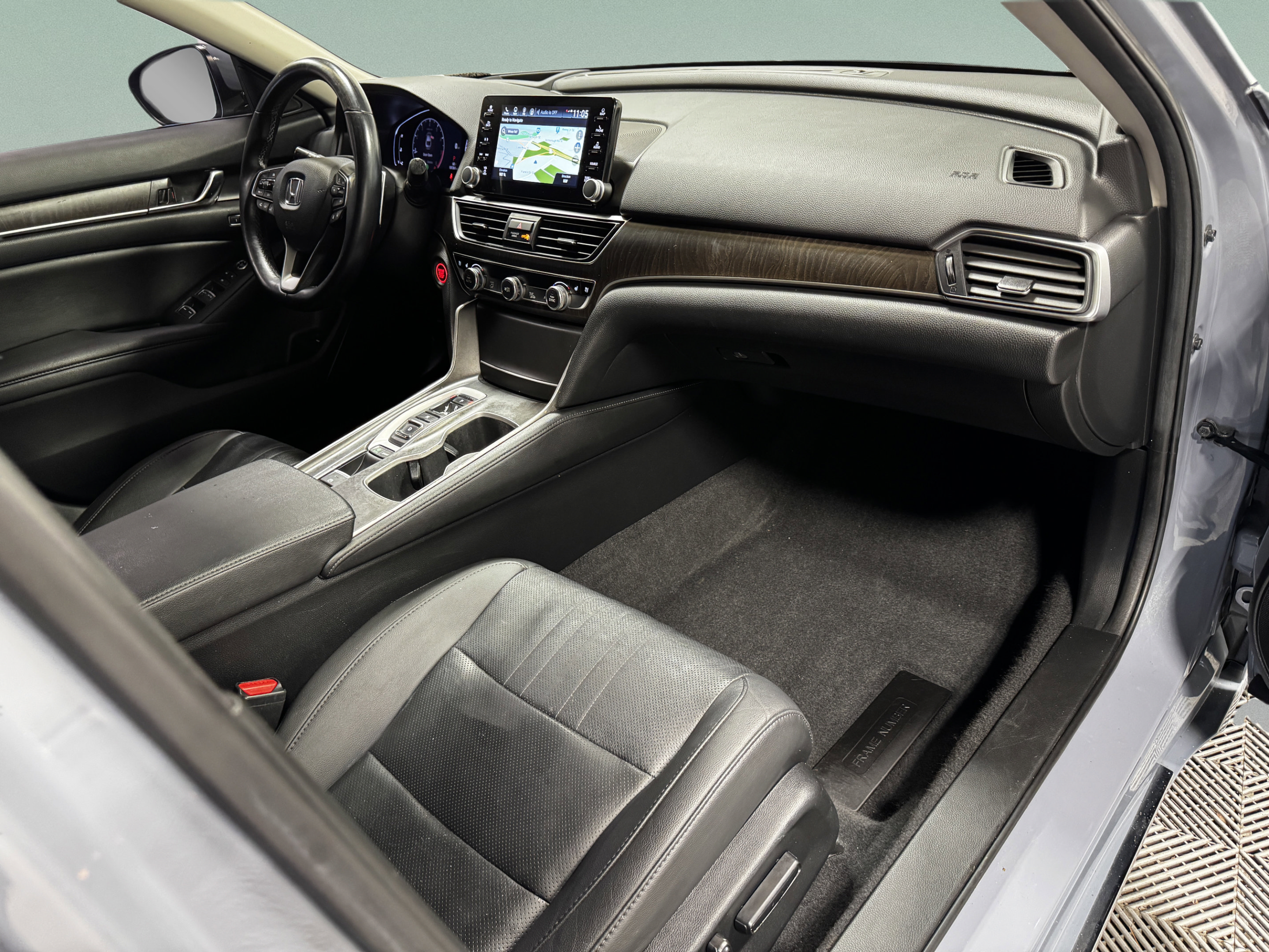 Used 2021 Honda Accord Touring image 11