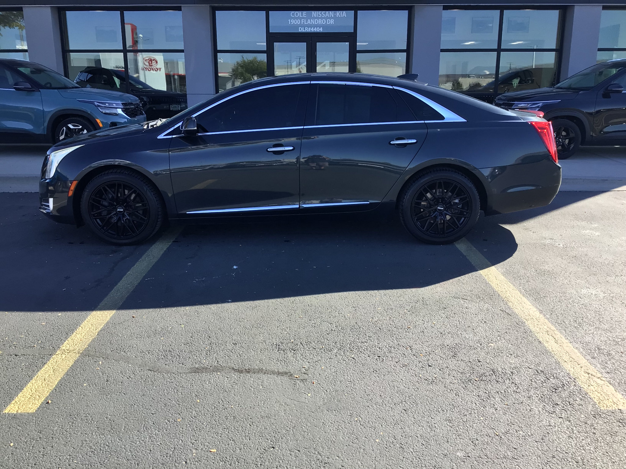 Used 2015 Cadillac XTS Luxury AWD/4WD image 3