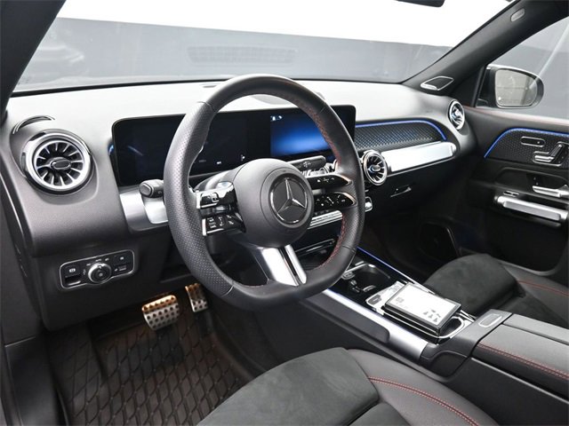 New 2024 Mercedes-Benz GLB 250 image 2