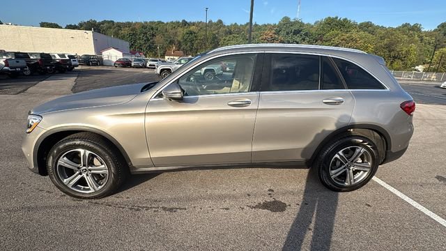 Used 2022 Mercedes-Benz GLC 300 image 2