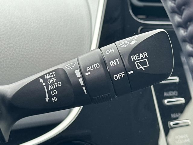 Used 2022 Toyota Prius XLE w/ Advanced Technology Package image 10