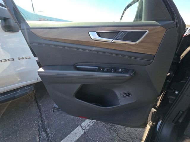 Used 2025 Volkswagen Atlas SE image 14