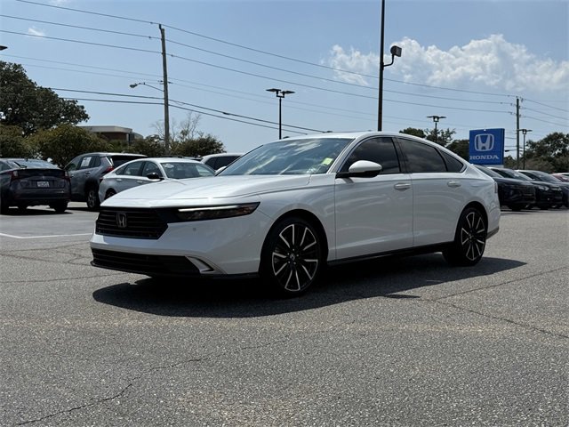 Used 2024 Honda Accord Touring image 9