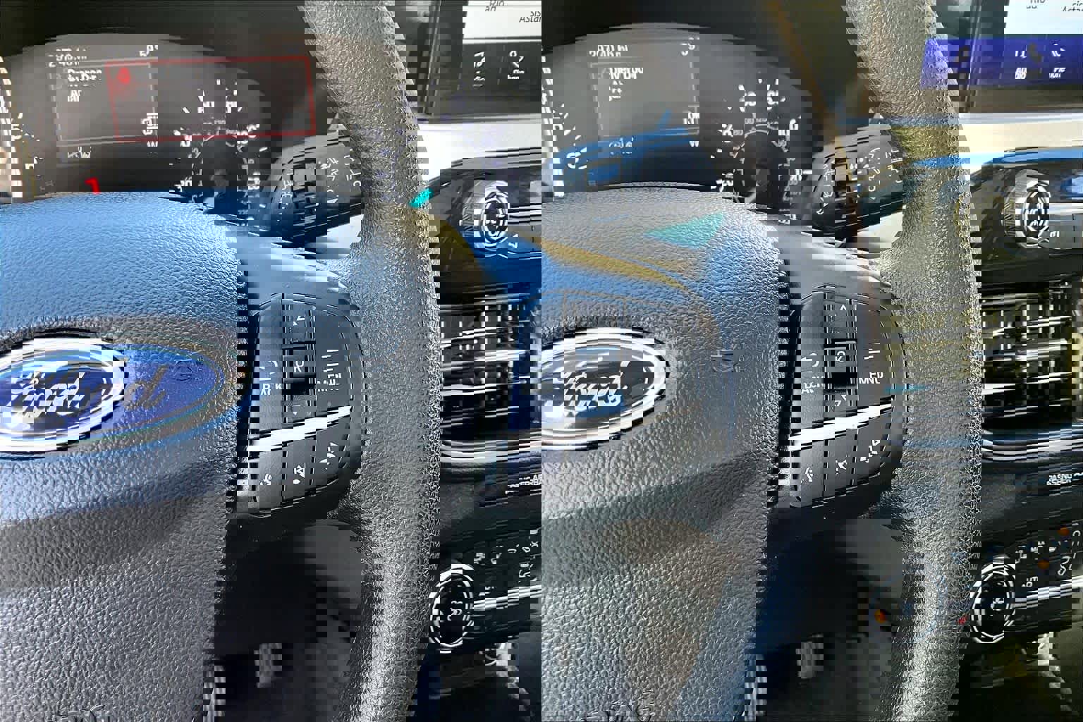 Used 2020 Ford Escape SE image 25