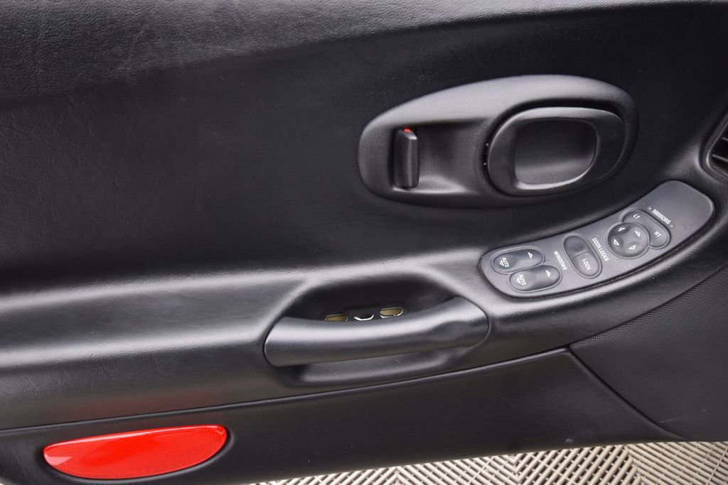 Used 2004 Chevrolet Corvette Coupe image 20